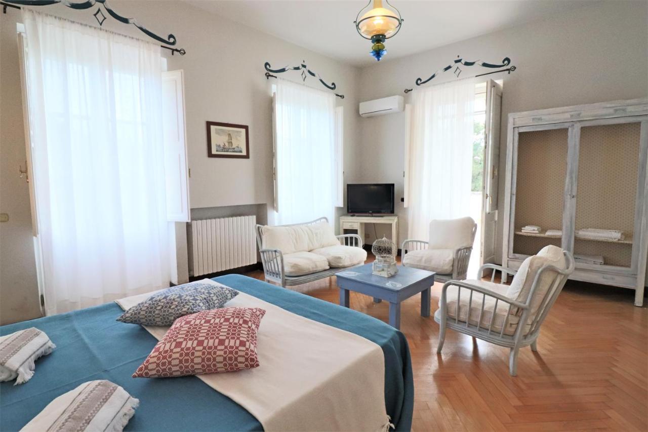 Relais Delle Rose Bed & Breakfast Lecce Ngoại thất bức ảnh