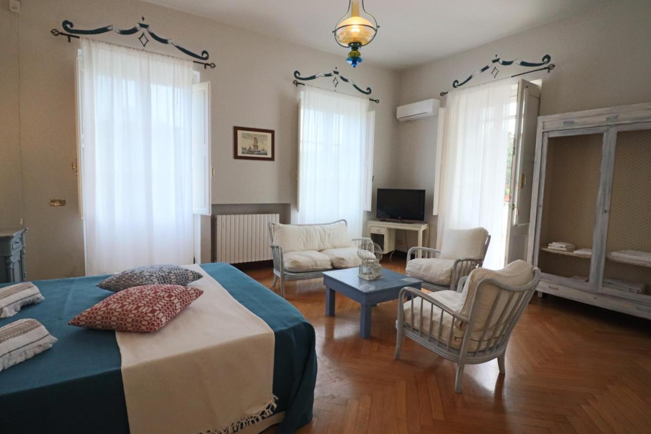 Relais Delle Rose Bed & Breakfast Lecce Ngoại thất bức ảnh